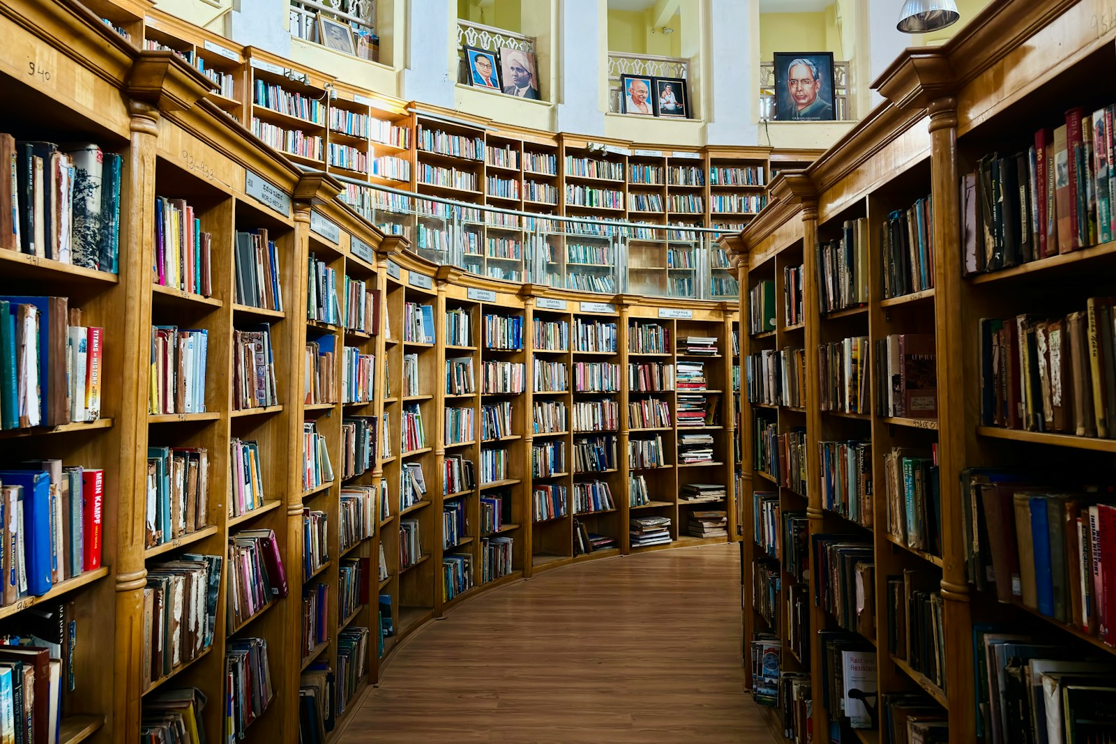 Minimalist Bookshelves